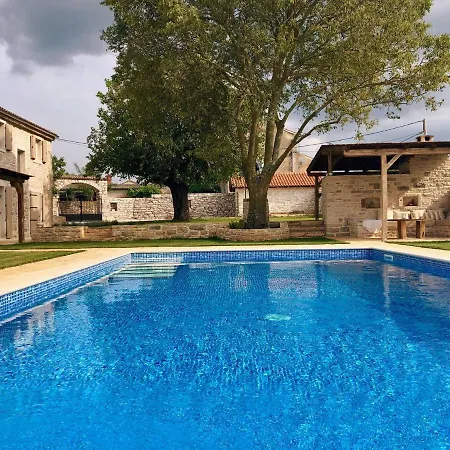 Vila Renovated Stunning Stonevilla With Pool