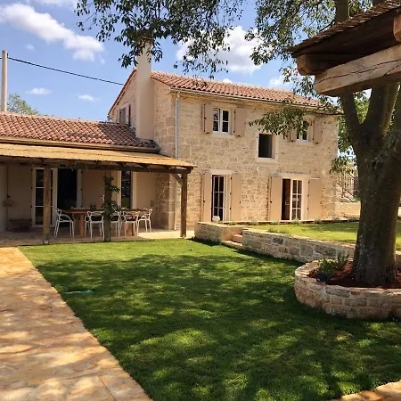 Renovated Stunning Stonevilla With Pool Villa